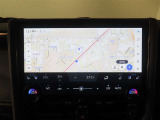 ディスプレイオーディオ(コネクティッド ナビ対応)Plus、AM/FMチューナー (ワイドFM対応)、TV(フルセグ)、USB入力(動画・音楽再生/給電)、BluetoothR対応