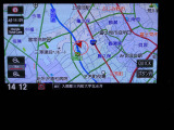 ナビゲーションを装備。多彩な機能で快適ドライブをアシスト。オーディオ機能も充実していますね。