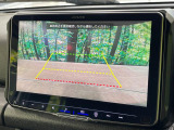 【バックカメラ】駐車時に後方がリアルタイム映像で確認できます。大型商業施設や立体駐車場での駐車時や、夜間のバック時に大活躍!運転スキルに関わらず、今や必須となった装備のひとつです!