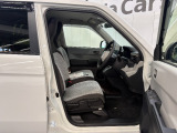 バックギアに入れるだけで自動でリヤカメラに切り替わります!車庫入れやバックが苦手な方にオススメ!