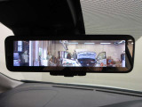 スマートルームミラー付きで後部座席に乗車してても後方がしっかり見れます