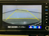 【バックカメラ】運転が苦手な方も車庫入れラクラクです!ギアをリバースに入れれば自動的に切り換わりますので、面倒な操作は不要です♪狭い駐車場もお車を傷つけず安心ですね!