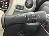 操作しやすい位置に配置されたウインカーレバー。スムーズな操作で、安全な車線変更をサポートします。直感的に使える設計が魅力です。