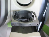 このお車の取扱説明書とナビの説明書、整備記録簿(メンテナンスノート)が積込まれています。整備記録簿は、このお車の過去の整備記録が記されていますので、今までの点検・車検等の内容がよくわかります!