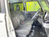 運転席シート廻りは使用感も少なく、良好な状態となっています。丁寧に使われていたことがよくわかりますね。