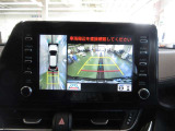 車両を上から見たような映像をナビ画面に表示するパノラミックビューモニターが付いています。