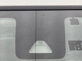 【スマートアシスト2】走行中に前方の車両等を認識し、衝突しそうな時は警報とブレーキで衝突回避と被害軽減をアシスト。より安全にドライブをお楽しみいただけます。