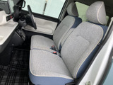 運転席からの視界は広く、運転操作もスムーズ。快適なドライビングをサポートします。
