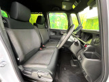 運転席シート廻りは使用感も少なく、良好な状態となっています。丁寧に使われていたことがよくわかりますね。