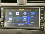 操作しやすいインターフェースで、快適なドライブをサポートします。多様な機能が搭載されており、目的地設定もスムーズに行えます。情報満載で便利です。