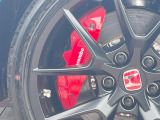 【ブレンボ製キャリパー】ハイパワー車両には強力なブレーキが必須!世界のスーパーカーにも採用されるイタリアの高級メーカー「ブレンボ」を装着!色鮮やかなキャリパーがスポーティな印象を引き立てます♪