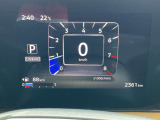 視認性の高いメーターで運転情報を的確に把握できます