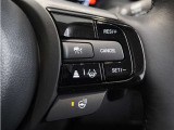 ◆アダプティブクルーズコントロール◆予め設定した車速内でクルマが自動的に加減速。前走車との適切な車間距離を維持しながら追従走行します。【LKAS】車線維持支援システムでステアリング操作を支援。