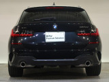 BMWのお車は、走行の安定性とコーナリングの良さを追求し、思い通りにハンドルの操作可能です。試乗車もご用意しておりますので、ぜひ&ldquo;駆け抜ける歓びをご体感ください!