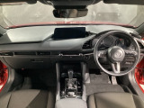 安全運転と情報操作を両立する運転席まわり。さまざまな情報を扱いながら正しい姿勢で安全に運転できることを追求したコックピット!