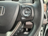 Hondaセンシングの機能のひとつ、アダプティブクルーズコントロール付!アクセルから足を離しても設定したスピードと前車との車間を保ち走行してくれます!車線維持もアシスト☆高速道路で疲労軽減ですね☆