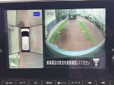 アラウンドビューモニターまるで車を真上から映したような映像で、前後左右の感覚が分かります♪車庫入れや駐車時に大活躍の機能です。