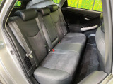 コンパクトカーですが、セカンドシートは十分な広さがあり快適にお乗りいただけます♪シートを倒して大きな荷物を積んだりと、用途の幅が広い1台です。