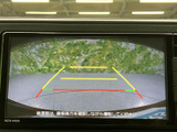 バック時の安全性を高めるバックモニター。狭い場所でもスムーズな駐車をサポートします。運転に自信がない方にもオススメです。