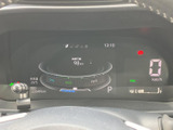 視認性の高いメーターパネルは、運転に必要な情報を分かりやすく表示。運転状況を常に把握でき、安全運転をサポートします。