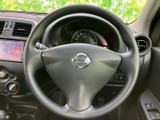 握りやすいデザインで、運転操作をスムーズに行えます。ステアリングホイールの状態も良好で、快適なドライビングをサポートします。操作感も確かにお試しください。