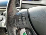 ステアリング左側にはオーディオコントロールスイッチがございます。