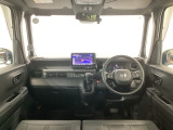 【前方視界】開放的な前方視界!運転がしやすく疲れにくいです♪窓が大きく、見通しがとっても良いおクルマですよ♪