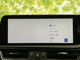 車両情報や設定変更など、様々な情報を確認できるモニター。運転をサポートする機能も充実しています。