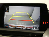 車庫入れや駐車で威力を発揮するのがバックモニター!ナビディスプレイに後ろの様子が映し出されるから安心です。