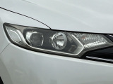 明るくて長寿命のLEDヘッドライト採用
