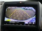 お車選びをお楽しみ頂けるよう、在庫車の展示スペースを十分に確保しております。