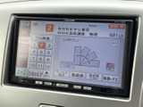 多彩な機能を備えたオーディオシステムで、快適なドライブをサポートします。CDやラジオはもちろん、様々なメディアに対応しており、車内時間を楽しめます。