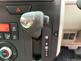 使い勝手の良いシフトレバーです。