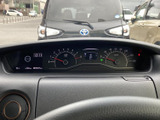 視認性の高いメーター類で、運転に必要な情報を的確に把握できます。落ち着いたデザインが、運転に集中できる環境を提供します。