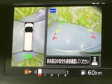 車両周囲の状況をリアルタイムで確認できるモニター。狭い場所での運転や駐車をサポートします。
