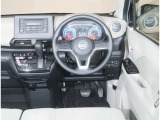 【運転席からの視界】実際に乗るとこんな感じの視界です。十分に広い視界を確保しています。