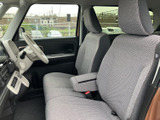 運転しやすい位置に配置された操作系が、スムーズな運転をサポートします。快適なドライブをお楽しみください。
