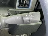 【オートライト】車外の明るさに応じて自動的にライトの点灯・消灯をしてくれます