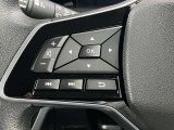 ステアリングスイッチ付。ハンドルから手を離さずにオーディオ操作が出来て安全です。