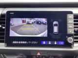 ◆リアカメラを装備、後退時にカメラの画像をナビ画面に表示、駐車場で活躍してくれる嬉しい便利機能、雨天や夜間の駐車も安心