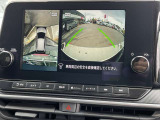 上から見たような画像で車庫入れなどに便利なアラウンドビューモニター
