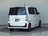 バックカメラが付いているのでバックでの車庫入れも安心です。