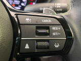【アダプティブクルーズコントロール】高速道路での長距離走行が楽に!!自動で速度を保つクルーズコントロールが、衝突軽減システムと連携し、前方の車両を感知して車間を保つように速度調節してくれます!!