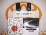 スマートキー付。取扱説明書とメンテナンスノートもあります☆品質評価シート付いてます!トヨタ認定中古車ライト!!