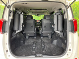 普段のお買い物や通勤、送迎等に十分な荷室スペースを確保しております。セカンドシートを倒すと、大きな荷物の積載も可能です♪