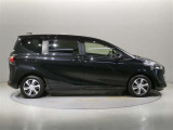 両側パワースライドドア付きだから、狭い駐車スペースなどでの 乗り降りラクラク!小さなお子さまのいるご家庭には嬉しい装備。