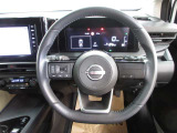 運転が楽しくなる明るく開放的な運転席まわりです。