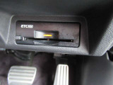 『ETC2.0』を装着しています♪♪ 有料道路での料金所の手間を省いて運転に集中できます♪♪ 車から離れる時はカードの抜き取りをお忘れなく♪♪