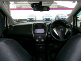 開放的で周囲が広く見渡せる運転席は車両の感覚がつかみやすくて安心安全です♪