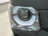 LEDヘッドライトは、点灯の瞬間から最大光量を発揮し、突然暗くなるトンネルなどでの安定感を高めます。